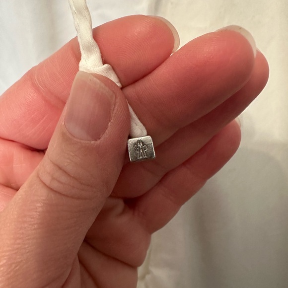 ▪️Women’s Moncler pull on jogger NWOT- small flaw - Picture 2 of 9